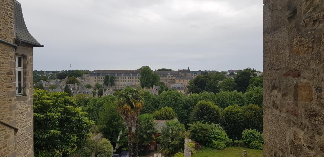 Les Appartements Du Marche Dinan Exterior foto