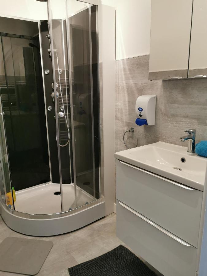 Les Appartements Du Marche Dinan Exterior foto